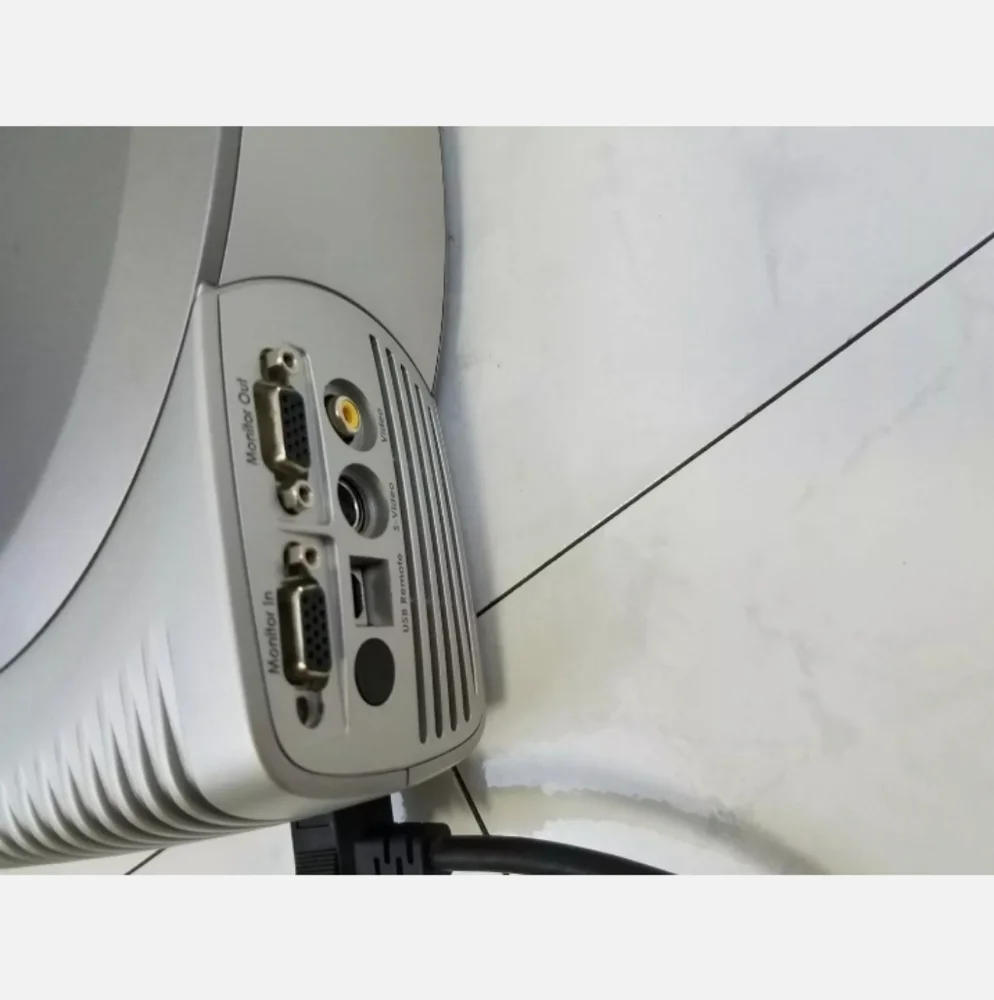 Vintage Dell 2100MP DLP Projector working with cords and case included